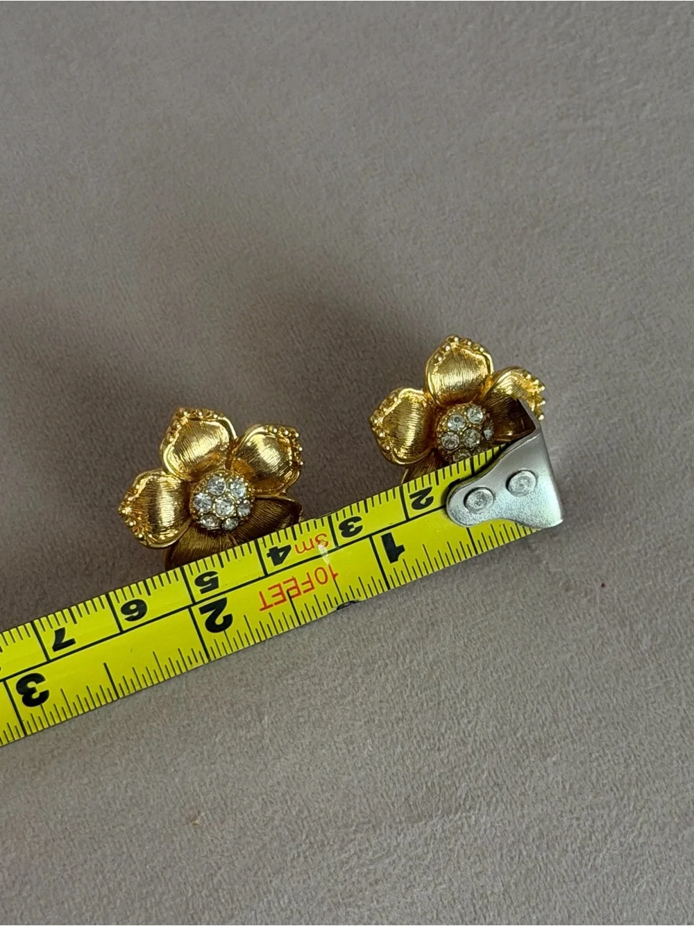 Kate Spade Gold Crystal Flower Statement Stud Earrings 🌻